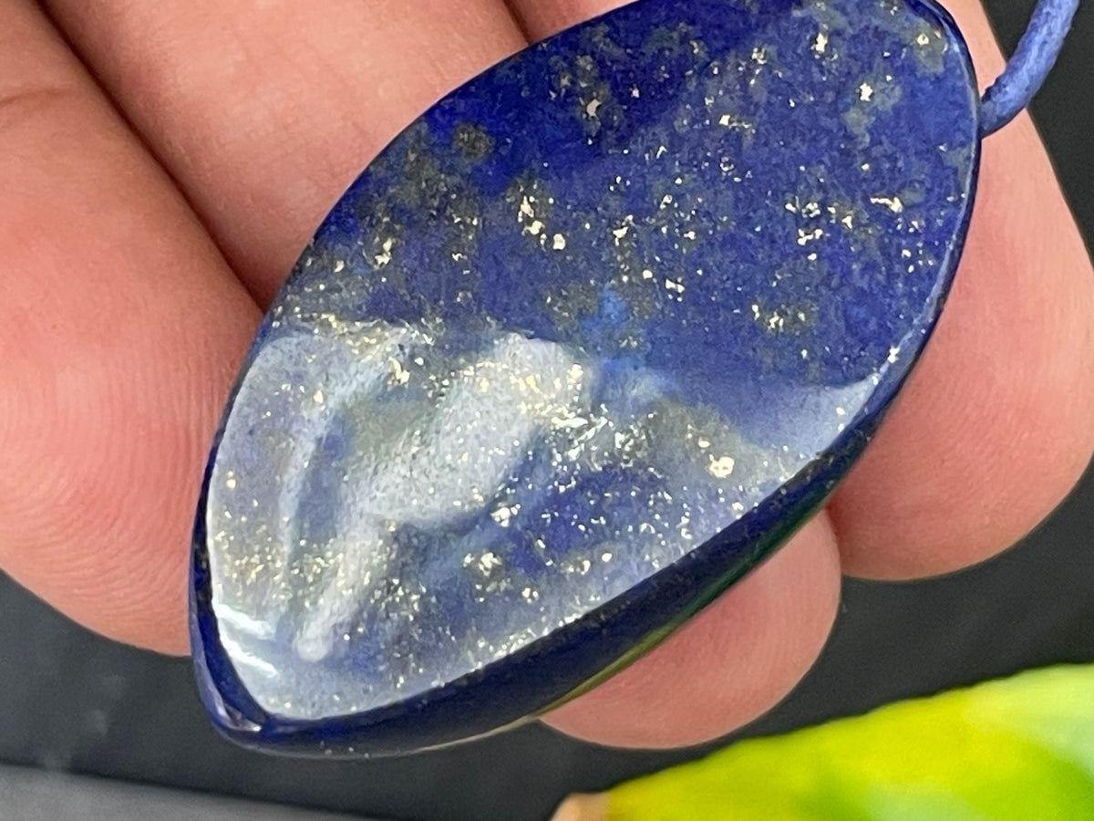 Lapislazuli Anhänger gebohrt – Das magische Auge der Natur | Unikat
